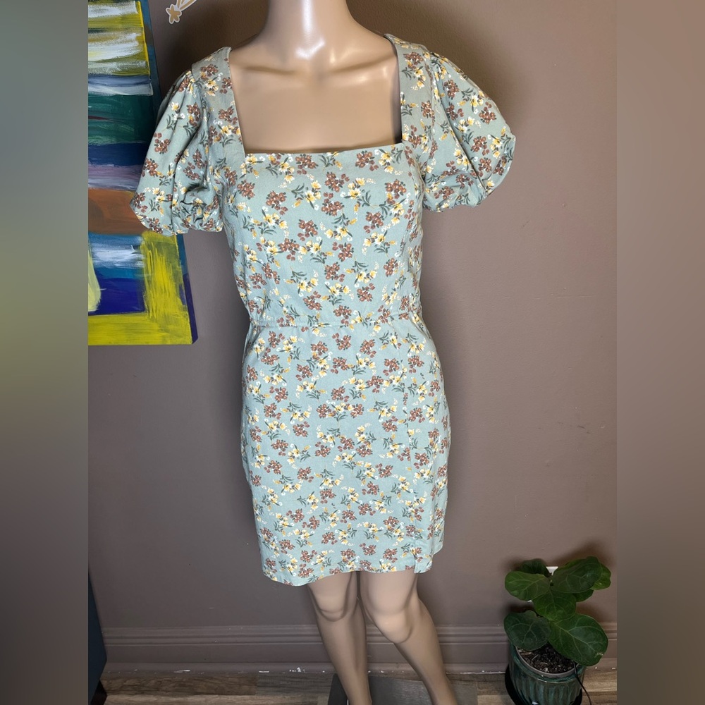 Trixxi Women’s Dress Size M Sage Green Floral Puff Sleeve - Picture 5 of 17